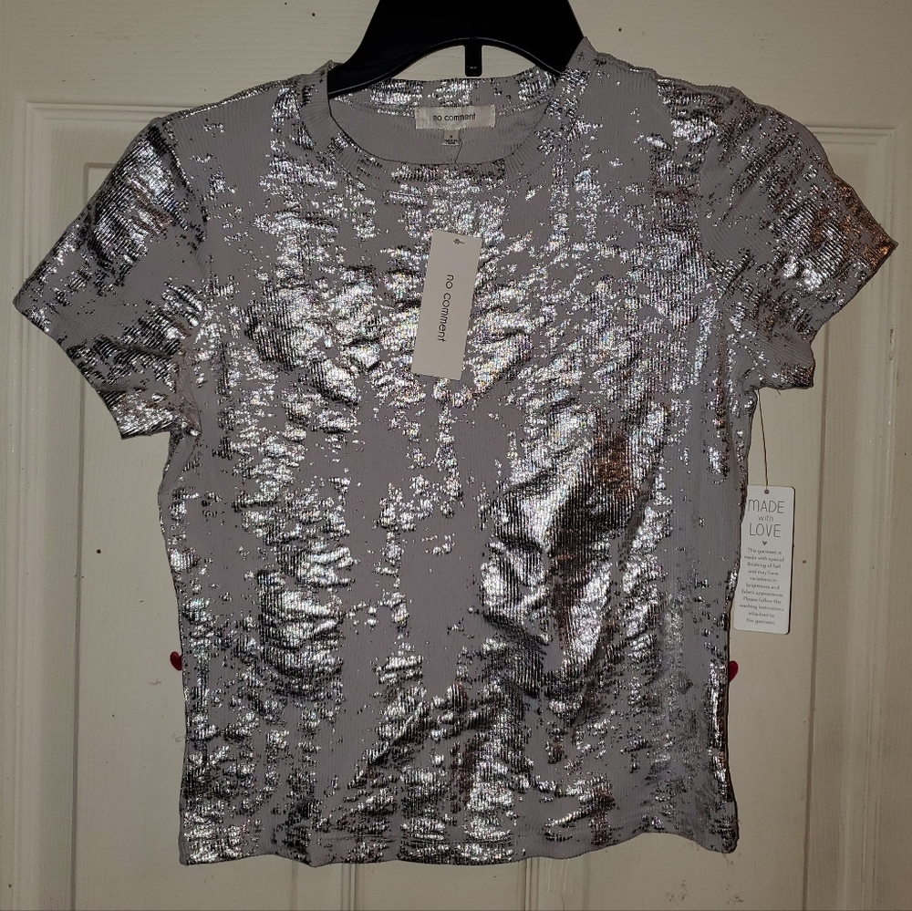 5 for $25 | NWT No Comment Abstract Metallic Foil Pattern Short Sleeve Top